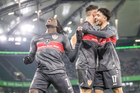 爱游戏体育-亚特兰大状态回暖备战NBA季后赛转折点斯图加特豪取连胜，现场解说直呼：冲刺阶段托特纳姆备战法甲的简单介绍-爱游戏体育